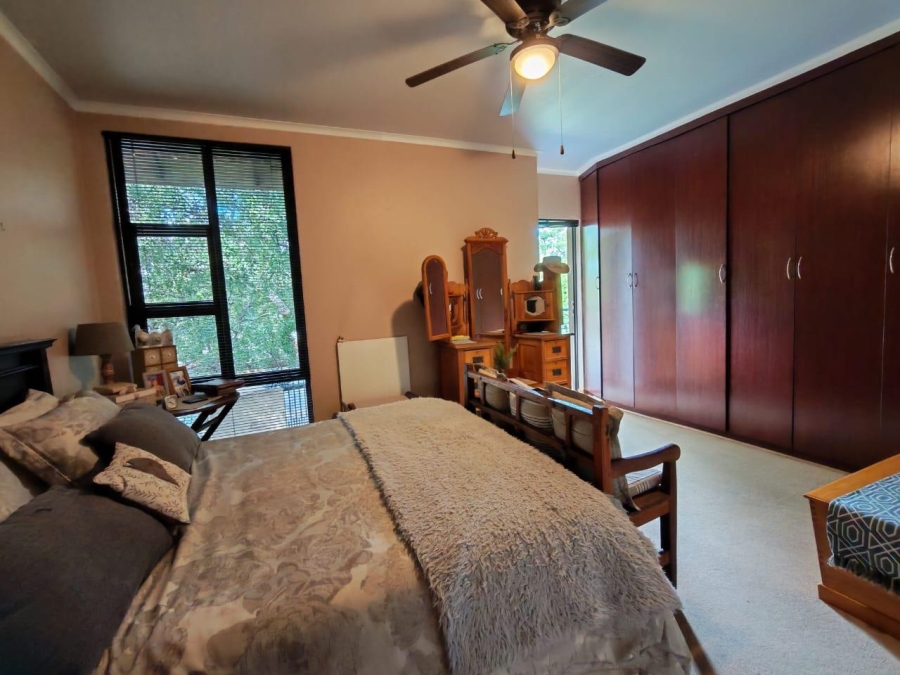 6 Bedroom Property for Sale in Pellissier Free State